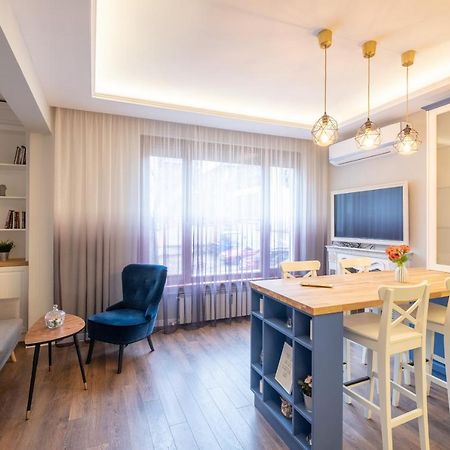 Designer & Cozy 2Bd Flat With A Parking In The City Center By Flat Mаnager Sofie Exteriér fotografie